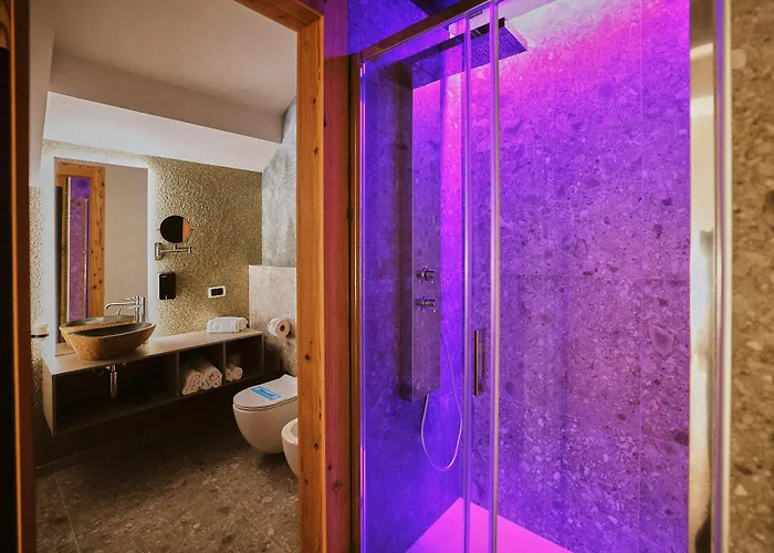 Meuble Vecchio Scarpone Otel 3*