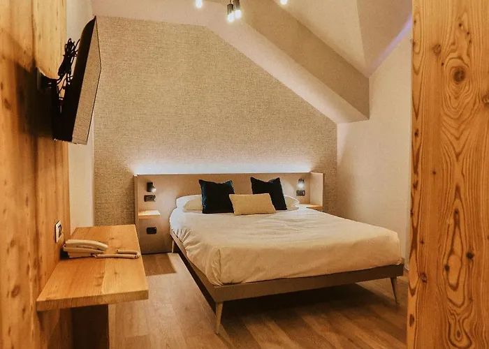 Meuble Vecchio Scarpone Otel