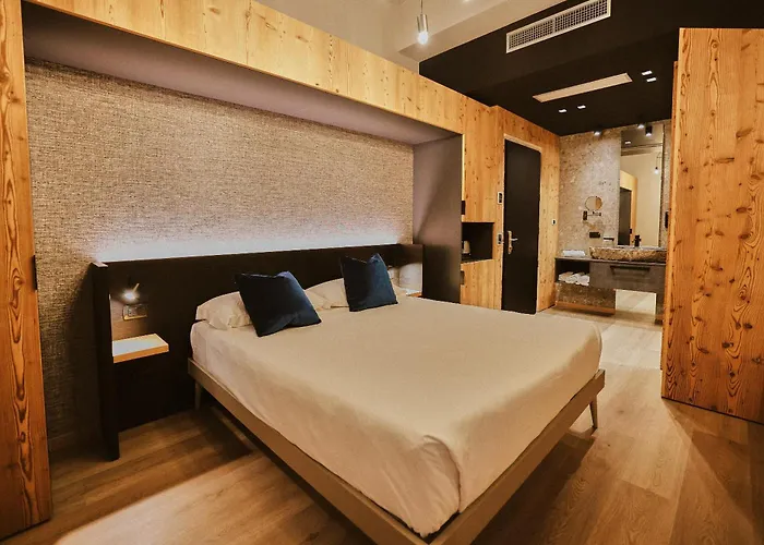 Otel Meuble Vecchio Scarpone Baceno