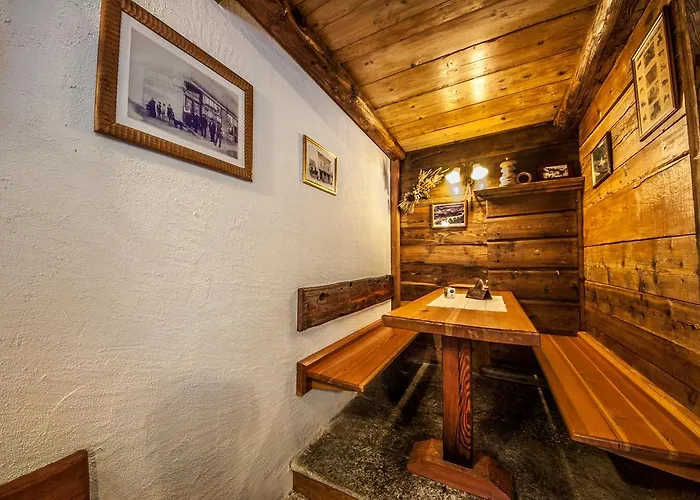 Meuble Vecchio Scarpone Otel 3*